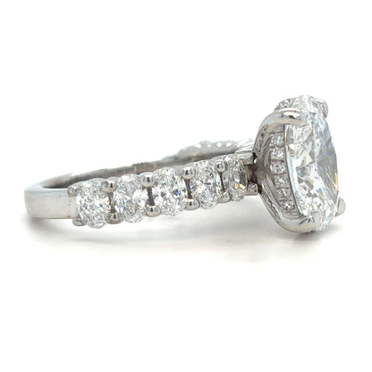 Lexie – Oval Solitaire with Hidden Halo and wide Pavé