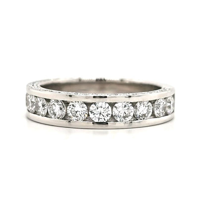 Skylar - Round Diamond Channel Set with pave sides