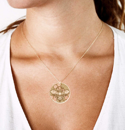 Bee in Circle Necklace - Prime & Pure